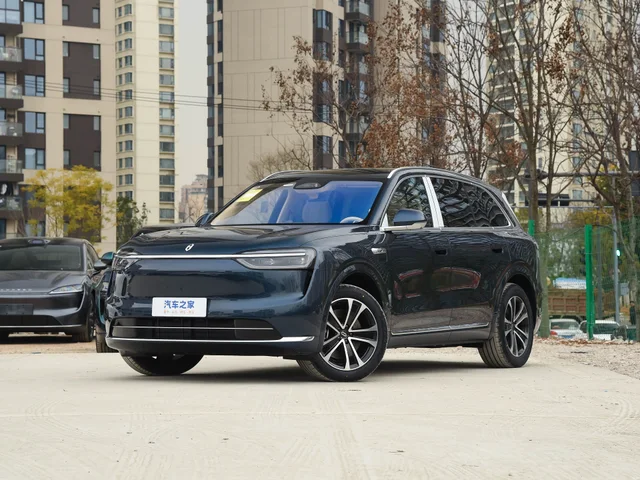 AITO M7 · exterior · 2026 EREV Pro+AWD 5-seat