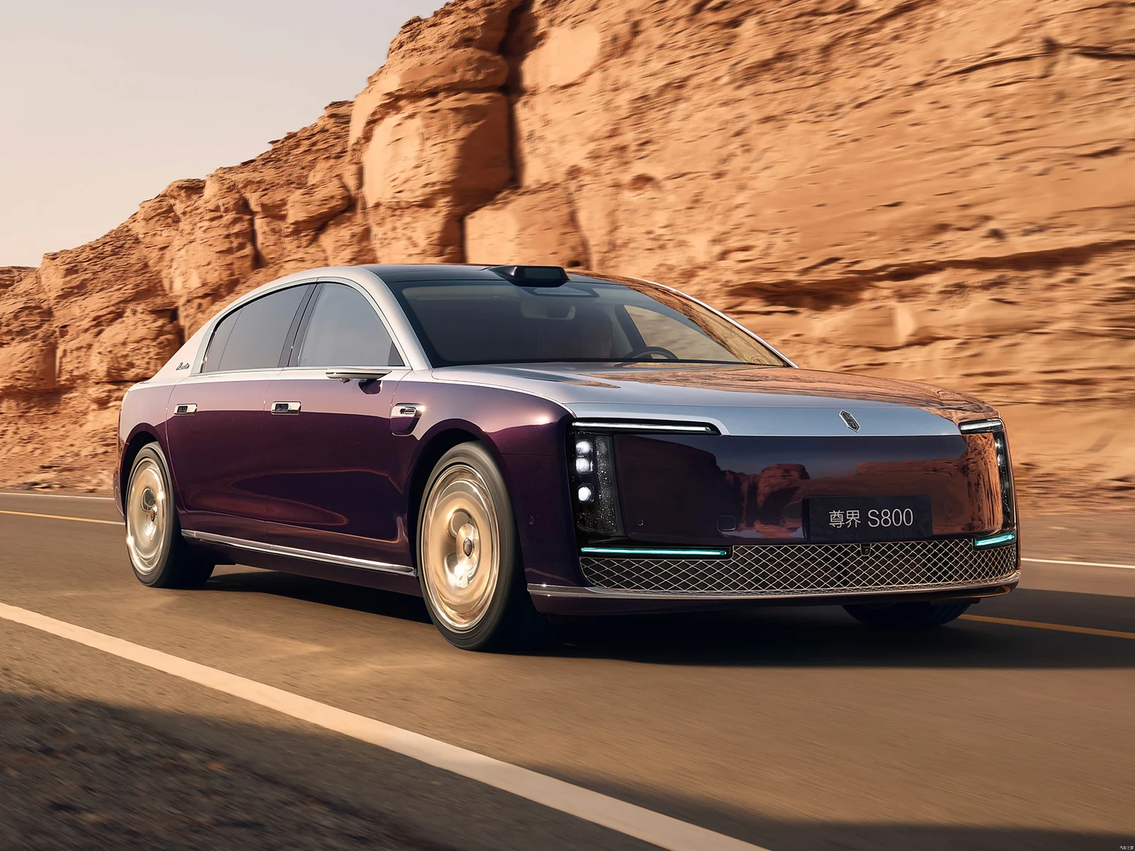 MAEXTRO S800 · official image · 2025 EREV Starlight Executive 4-seat (896 lidar)