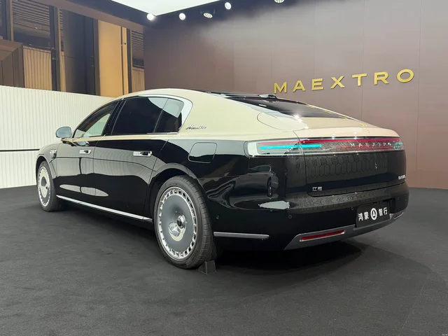 MAEXTRO S800 · exterior · 2025 EREV Starlight Executive 4-seat (896 lidar)