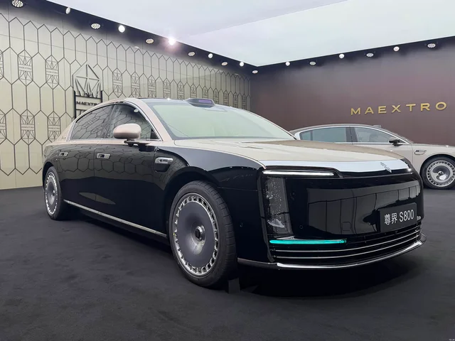 MAEXTRO S800 · exterior · 2025 EREV Starlight Executive 4-seat (896 lidar)