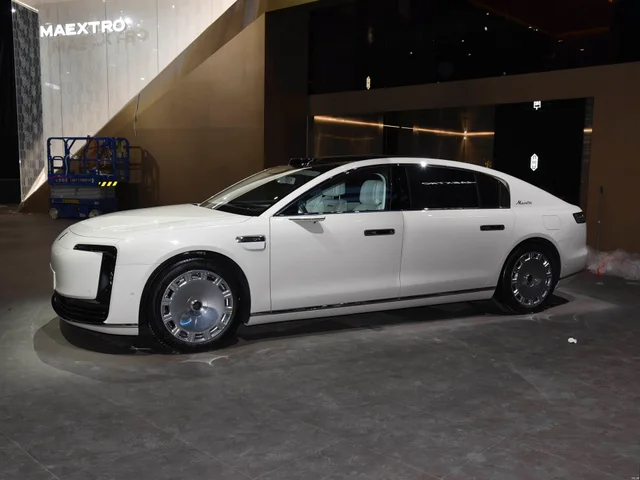 MAEXTRO S800 · exterior · 2025 EREV Starlight Premium 5-seat (896 lidar)